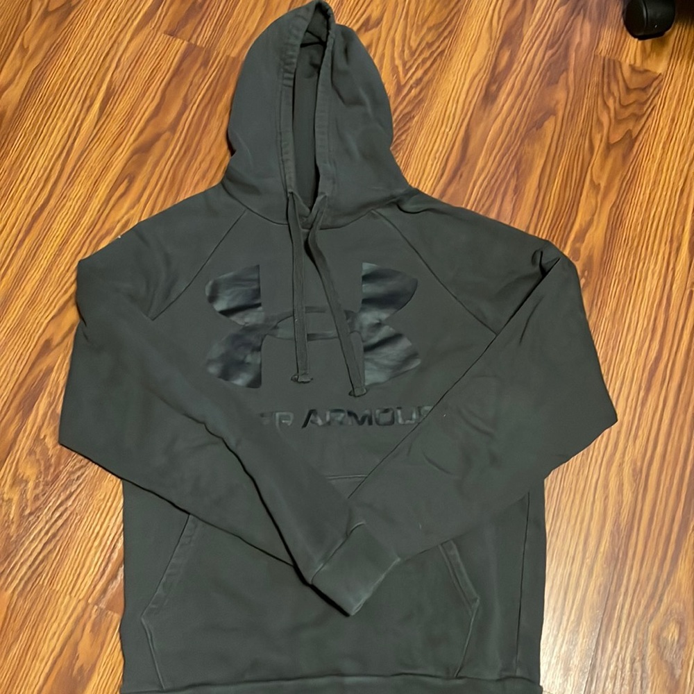 Men’s small under armour hoodie